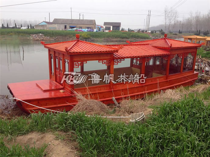 中式觀(guān)光畫(huà)舫